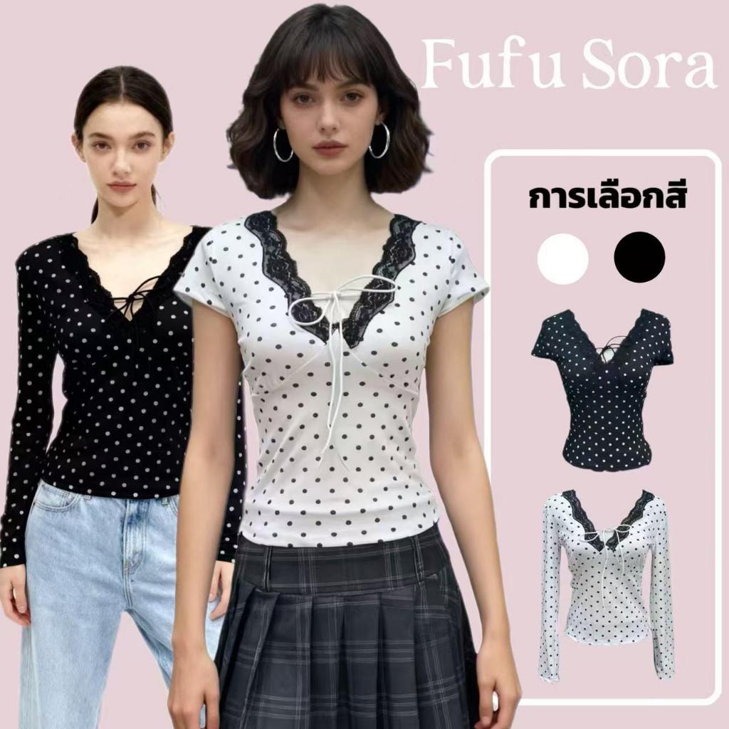 Fufu Sora.TH💕คลังสินค้าพร้อม💕เสื้อตัวสั้นคอวีลายจุดสีดำ แขนสั้น เข้ารูป สไตล์หวานและเผ็ด ใช้งานได้หลากหลาย