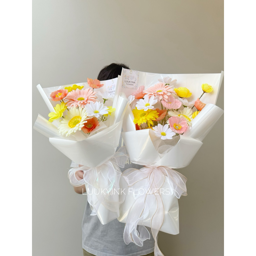 ดอกไม้จัดช่อ made to order ช่อดอกไม้ประดิษฐ์ Luukyink Flowers