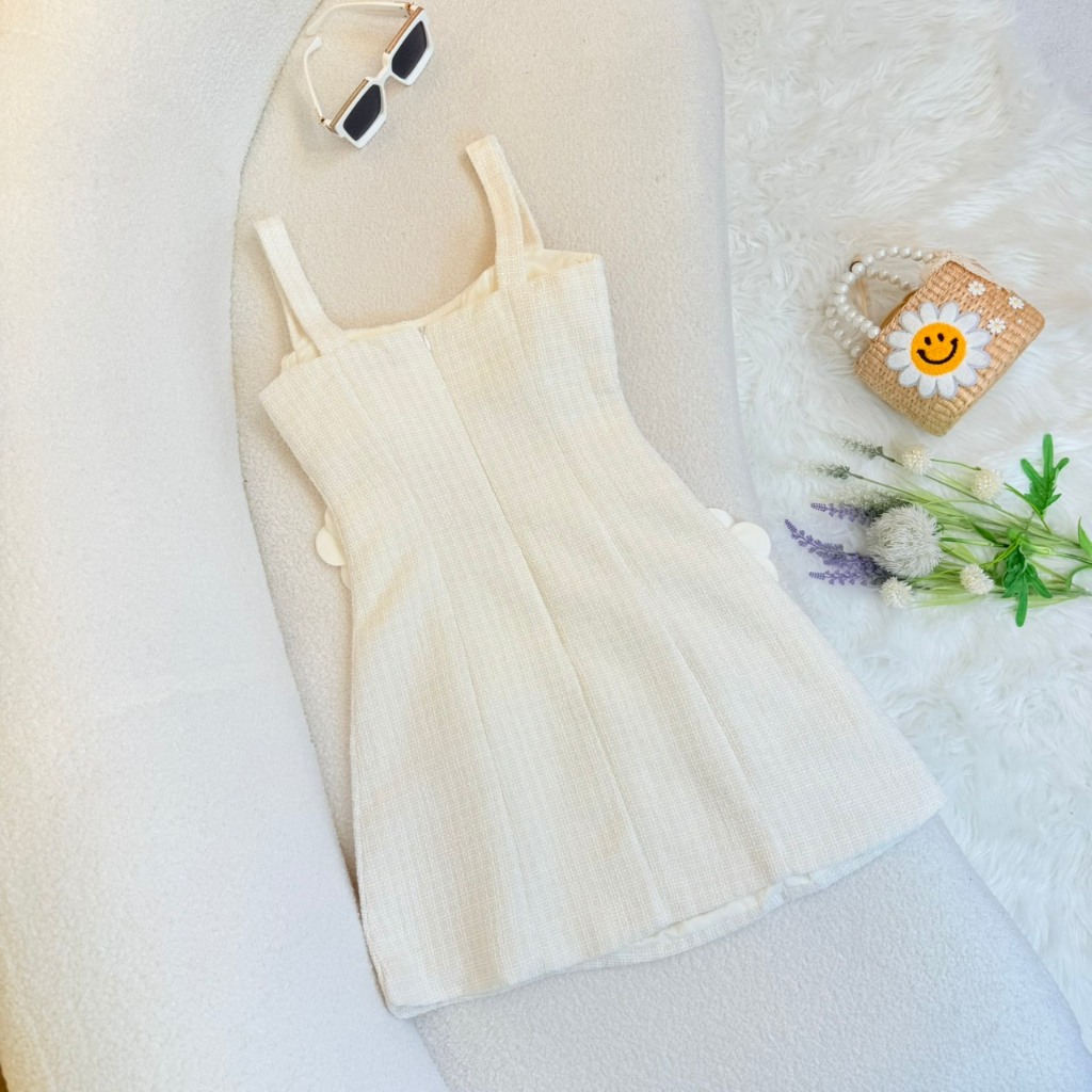 [LISA] A1289 ชุดเดรสกระโปรงสายตะเกียบแต่งเข็มกลัดดอกไม้ ลุคคุณสุด ใส่เที่ยว ออกงาน ดินเนอร์ คาเฟ่ - รูปที่ 5