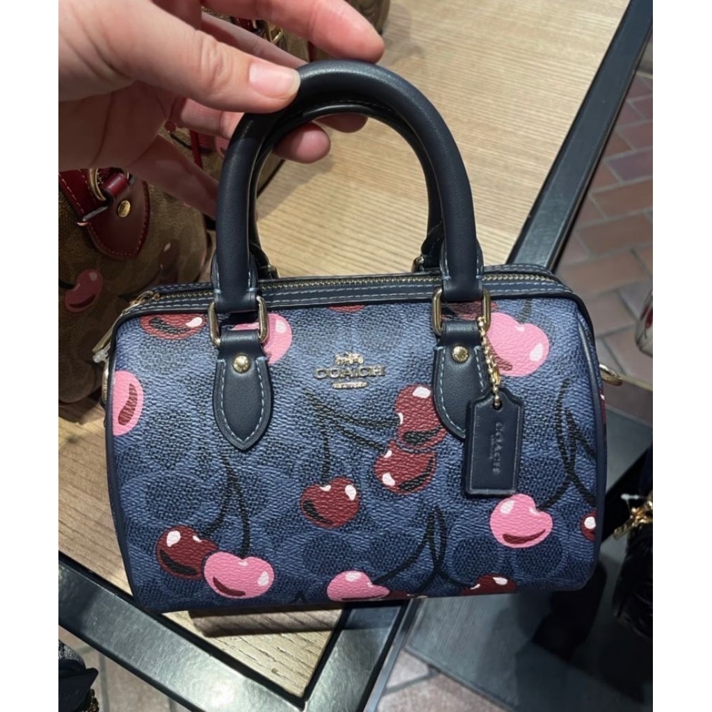 Coach แท้ 💯  Mini Rowan