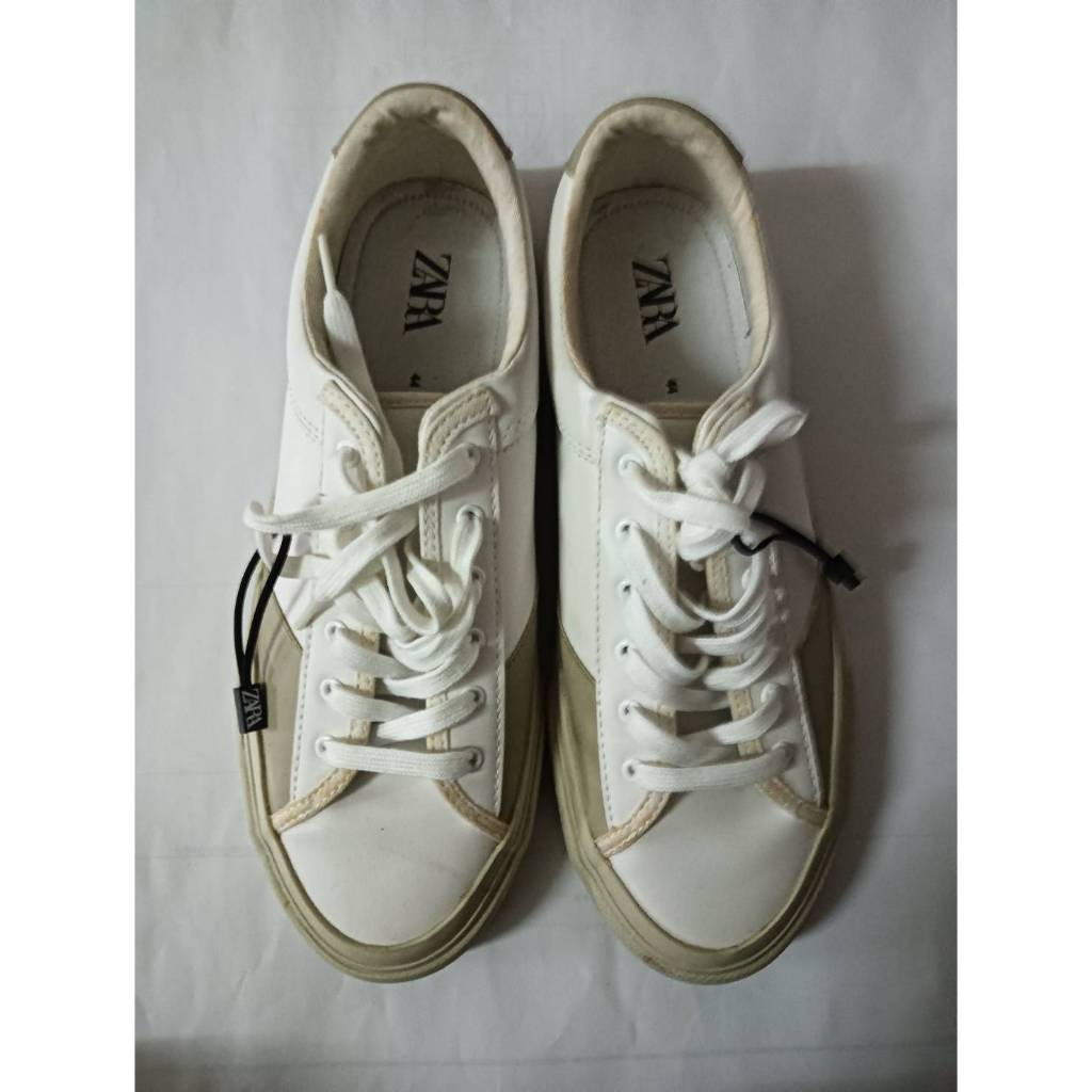 รองเท้าผ้าใบ ZARA สีขาวสลับทอง เบอร์ 44 มือสอง สภาพดีค่อนข้างใหม่ ของแท้