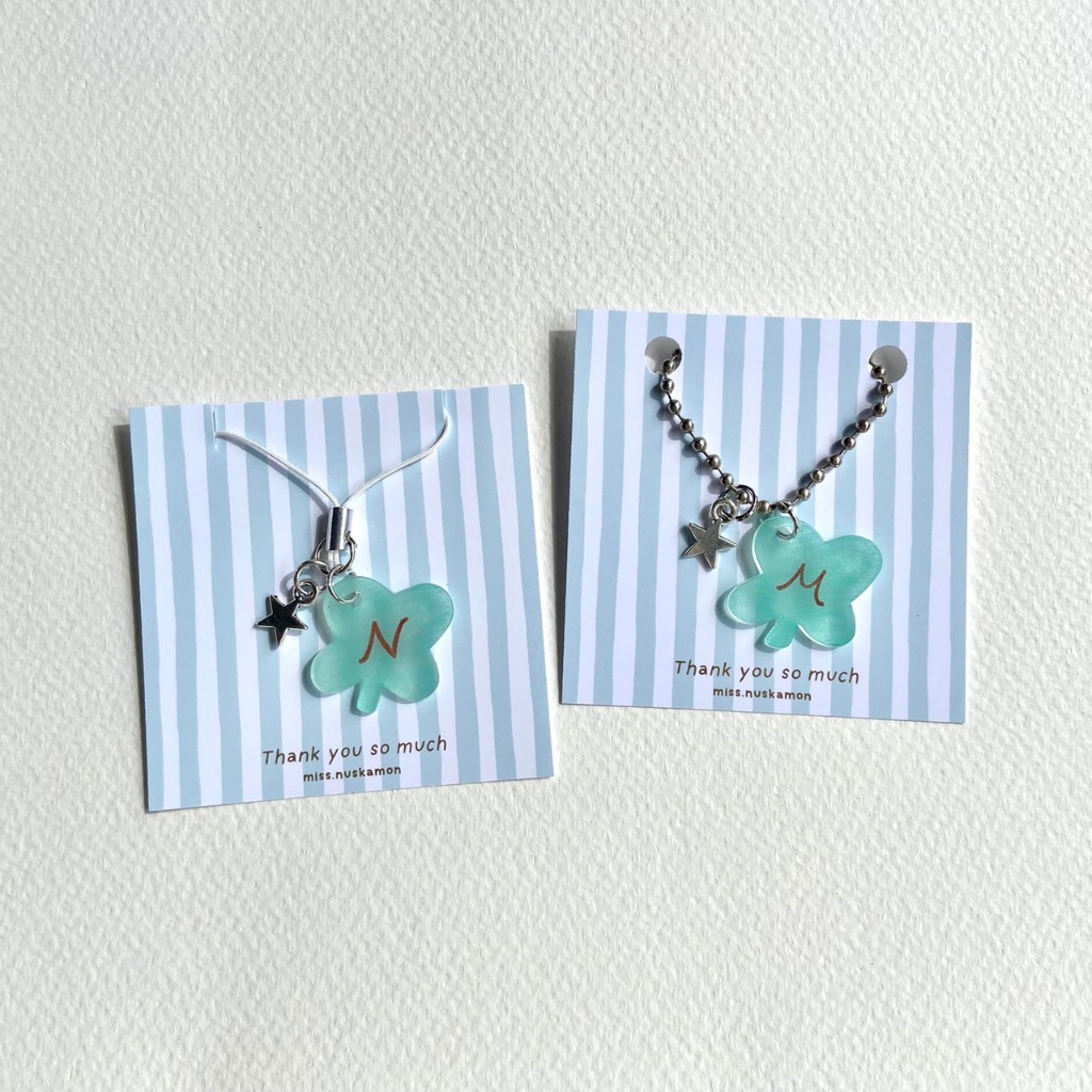 (พร้อมส่ง 1-3 วัน) พวงกุญแจตัวอักษร a-z ใบโคลเวอร์ จี้ดาว !🍀⋆˚｡𖦹 °✩