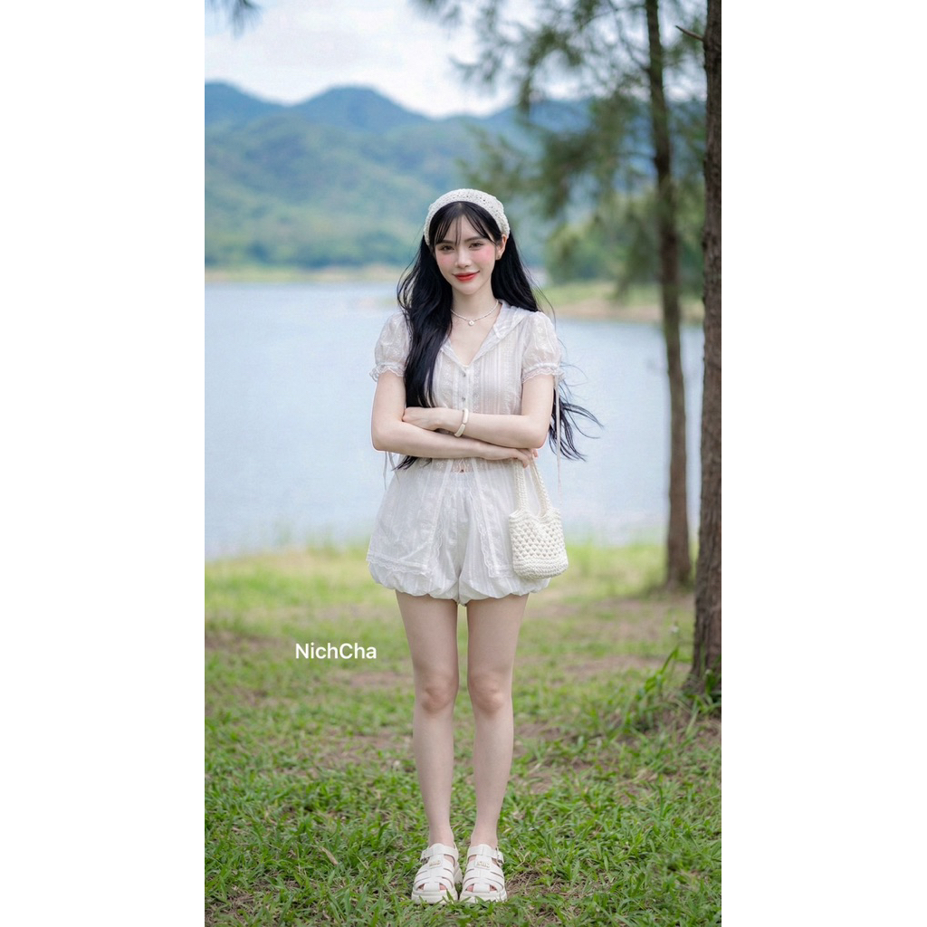 Set2ชิ้น - เสื้อแขนตุ๊กตามีฮู้ด กระดุมหน้า มีเชือกลูกไม้สีขาวเส้นเล็กผูกหลัง - กางเกงขาสั้นบอลลูน มี