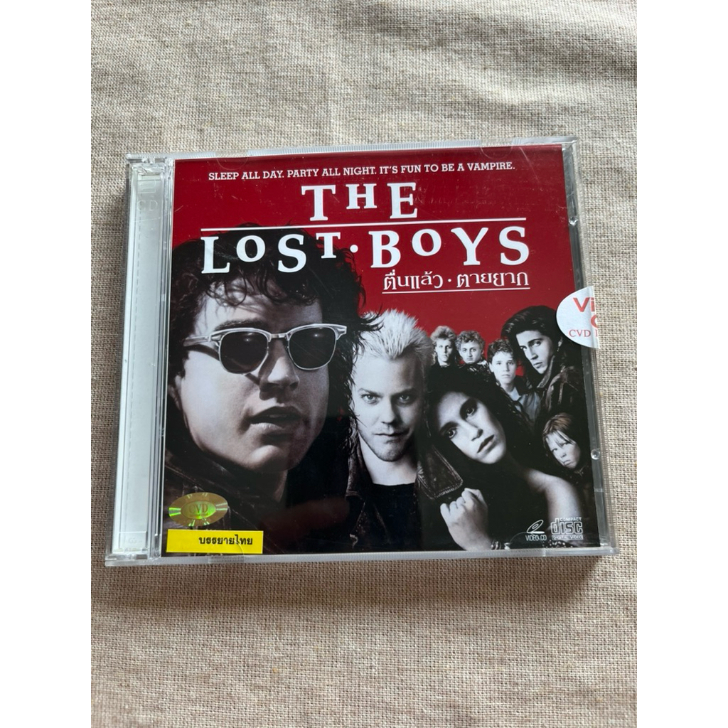 แผ่น vcd วีดีโอซีดี v c d แผ่นแท้                 สภาพใหม่ หายาก the lost boys