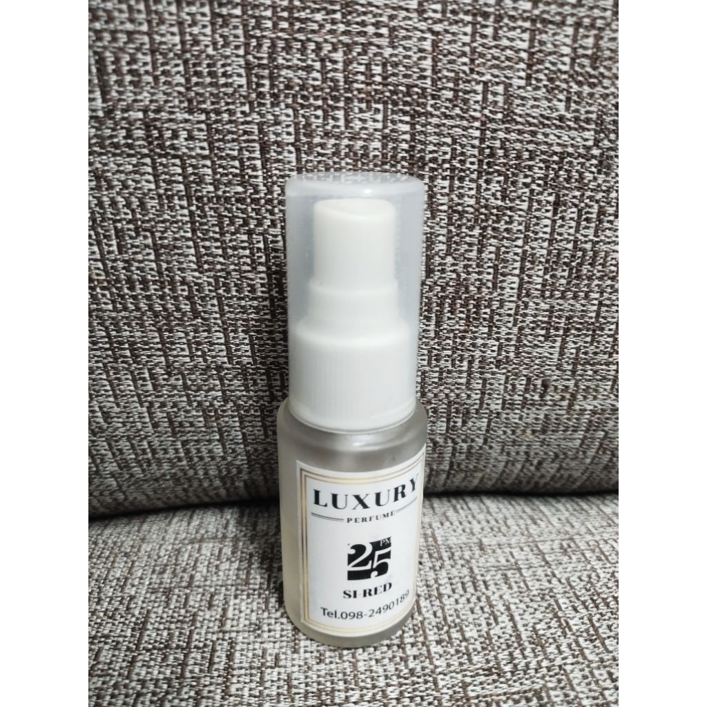ส่งต่อ น้ำหอม Luxury  กลิ่น Si Red เหลือ 50℅