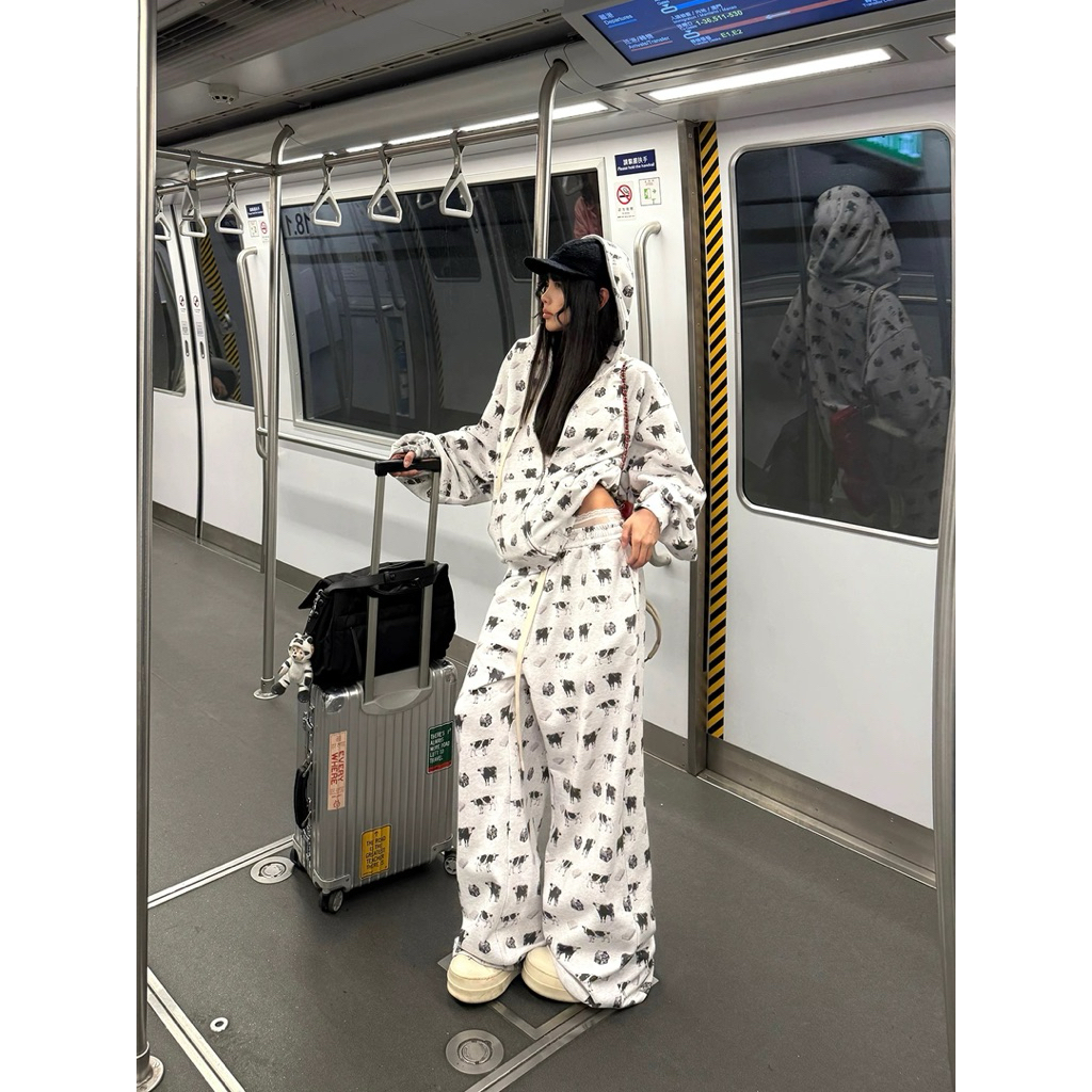 Warden Set Cow pattern 🐮🐄