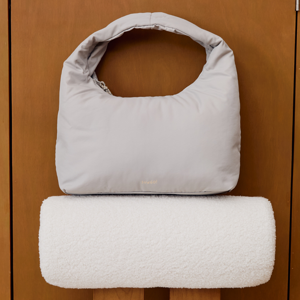 Sungo Rosie Shoulder Bag (SG023)  กระเป๋าทรงถัง ผ้าพัฟฟี่ มี 3 สี Puffy Barrel Shoulder Bag ผู้หญิง ราคา ถูกที่สุด ดีลบีเคเค แกลเลอรีภาพที่ 8