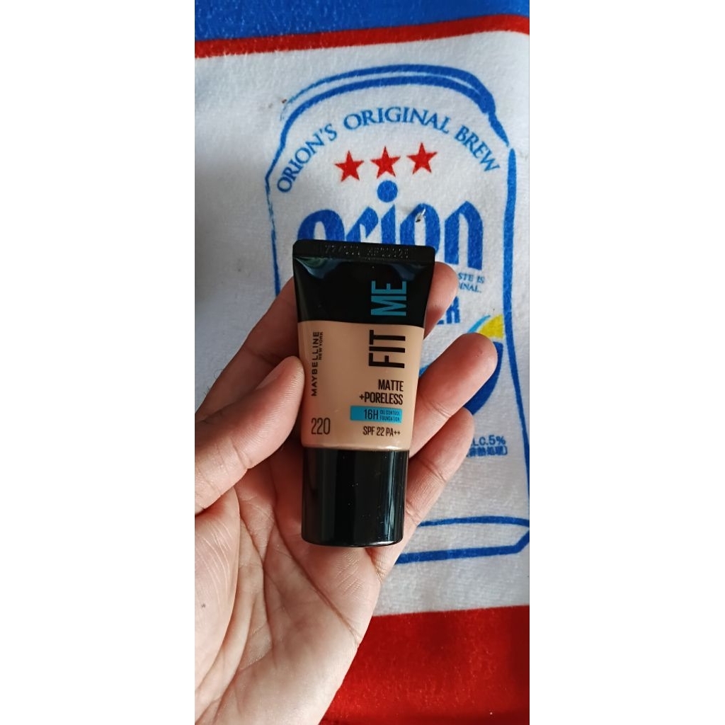 รองพื้นเมย์เบลลีนFIT ME MATTE. ขนาด18MLแบบหลอด