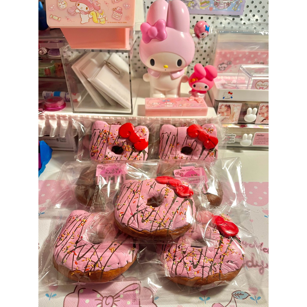 สกุชชี่โดนัทคิตตี้ มือ1