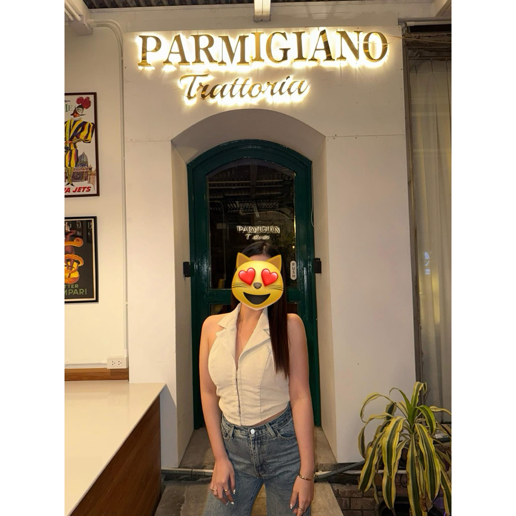 เสื้อกั๊ก vest สีครีม ผ้าลูกฟูก คล้องคอ คอปก เว้าหลัง ใส่ครั้งเดียว✨ (L)