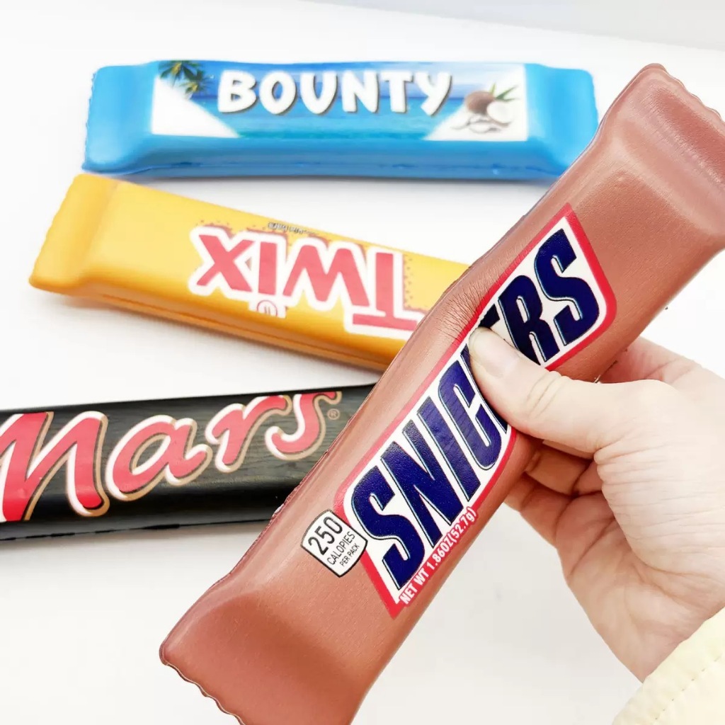 🔥🔥สินค้าใหม่มาแรง: ของเล่นลูกอมช็อกโกแลต Snickers เหมือนจริง เนื้อนุ่ม บีบแล้วคืนตัวช้า - ของเล่นคลายเครียดสุดสร้างสรรค์