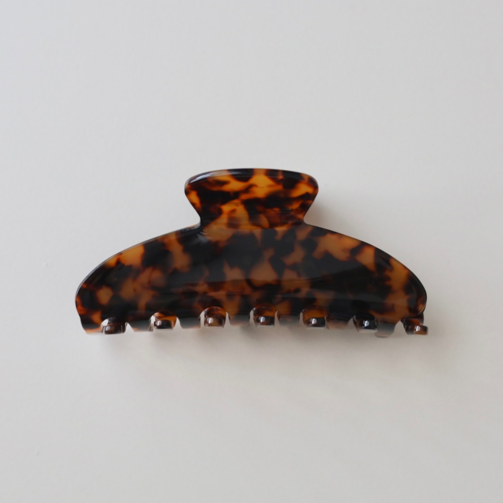 (*พร้อมจัดส่ง) gimmeblessed.co — Sangria hair claw (Size 9.7 cm/ *เหมาะสำหรับผมปานกลาง-หนา)