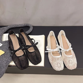 ส่งฟรี รองเท้าแมรี่เจน Mary Jane พร้อมส่ง รองเท้าผู้หญิง รองเท้าคัชชู สัมผัสนุ่ม ดีไซน์ลูกไม้ใส่สบาย สไตล์ลูกคุณ [LN893]