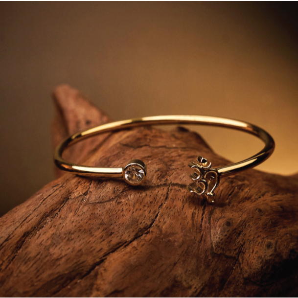 กำไลข้อมือ รุ่น Devine Artistry