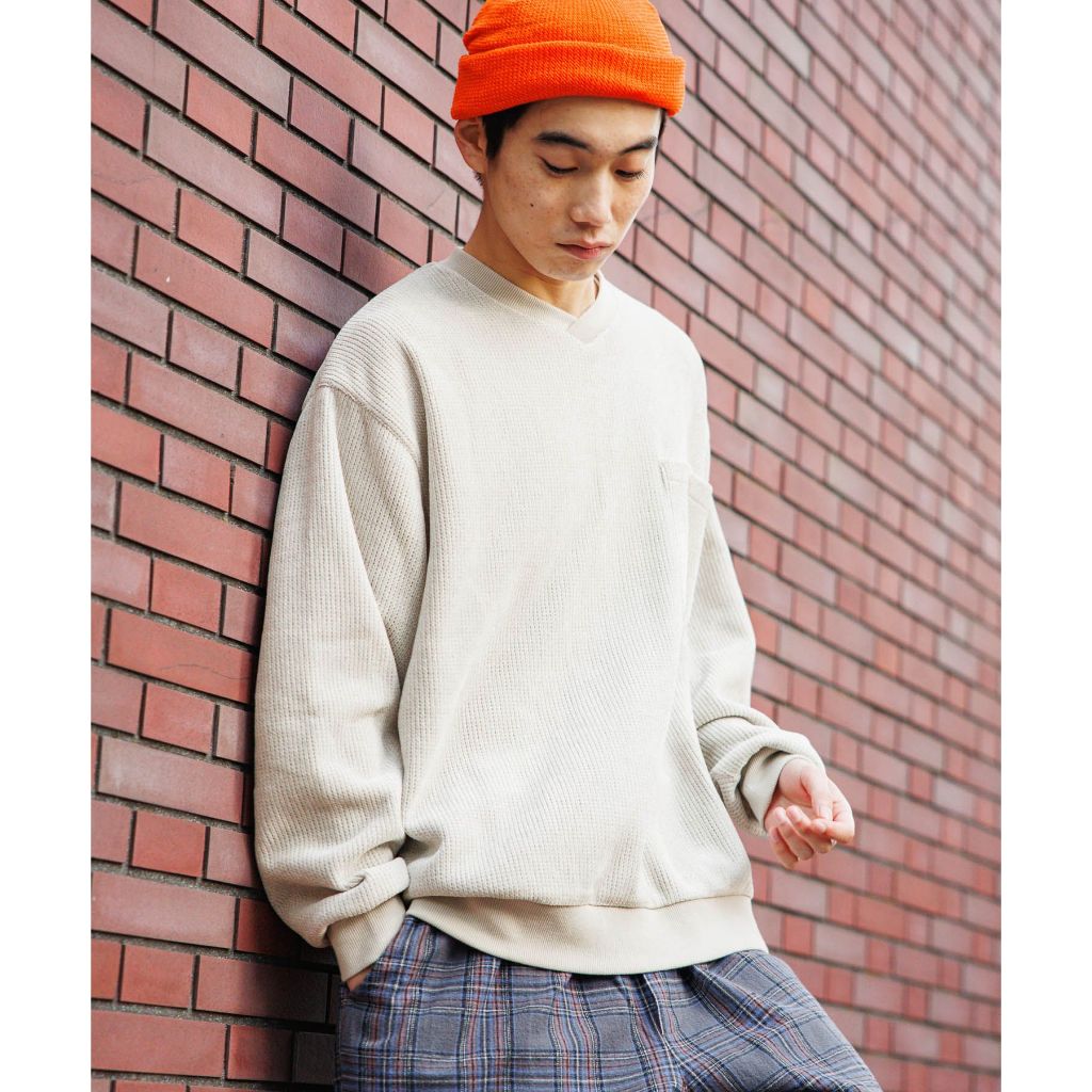 niko and ... เสื้อพูลโอเวอร์ สัมผัสนุ่ม Cut mall V-neck pullover