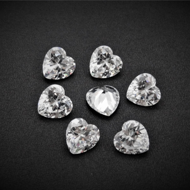 [พร้อมส่ง] เพชร CZ ทรงหัวใจ (Heart Cut) สีขาวใส Diamond คัดเกรดพิเศษ สำหรับทำเครื่องประดับ พลอยเทียม พลอยล้อม