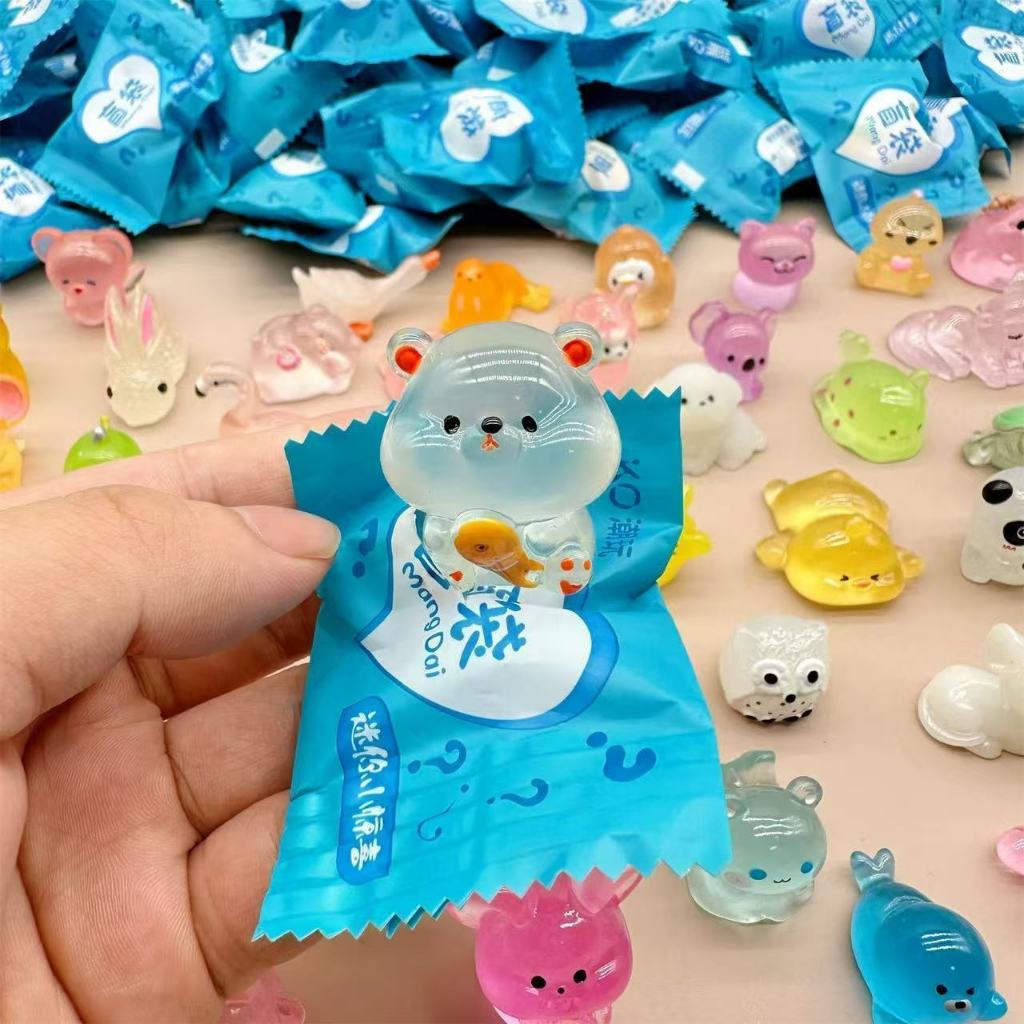 สัตว์จิ๋วสุดน่ารัก 50 ตัวพร้อมส่ง กล่องสุ่มเรืองแสงในที่มืด คละแบบ ของเล่นสัตว์การ์ตูนสมจริงสำหรับเด็ก