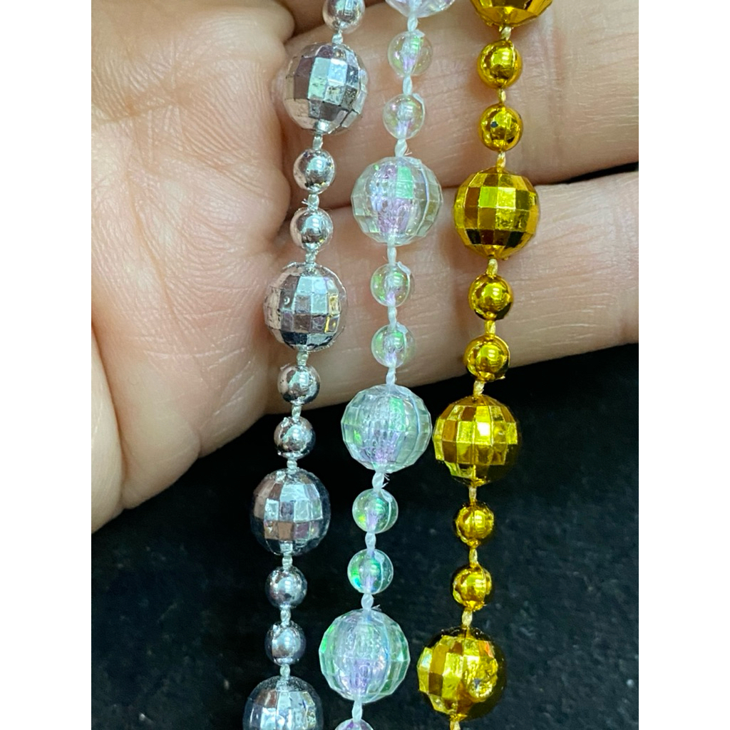 ลูกปัดมุกเส้น ลายร้อยเหลี่ยม สีขาวรุ้ง ขนาด8มิล ห่อละ 10 เมตร