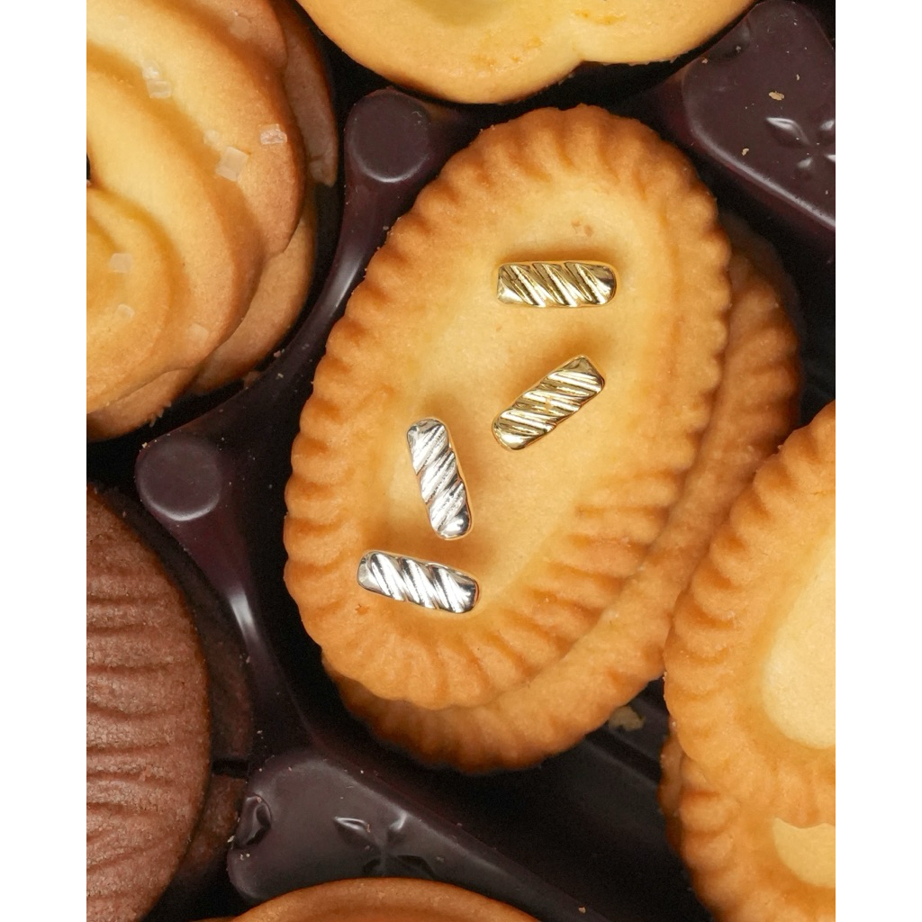 Club 9am - Baguette earrings (gold/silver) ต่างหู ต่างหูขนมปัง