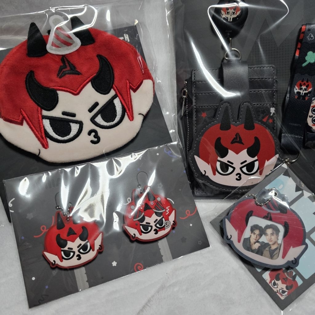 พร้อมส่ง สินค้า PerthSanta Domiia