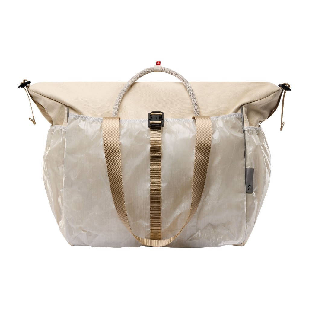On กระเป๋า Court Pack 40L Bag | Sesame/White ( 2UG10174676 )