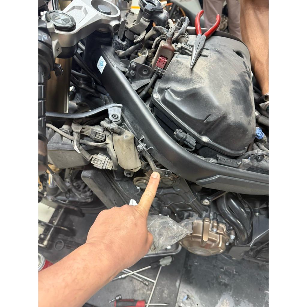 เหล็กยึดแฟริ่ง/ขายึดแฟริ่งกลาง CBR650R ปี19-23 ของแท้ตรงรุ่นเบิกศูนย์ - รูปที่ 3