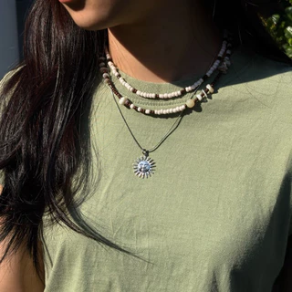 Piing me Necklace | สร้อยคอลูกปัดโทนสีครีมน้ำตาล/สร้อยคอสแตนเลสจี้พระอาทิตย์