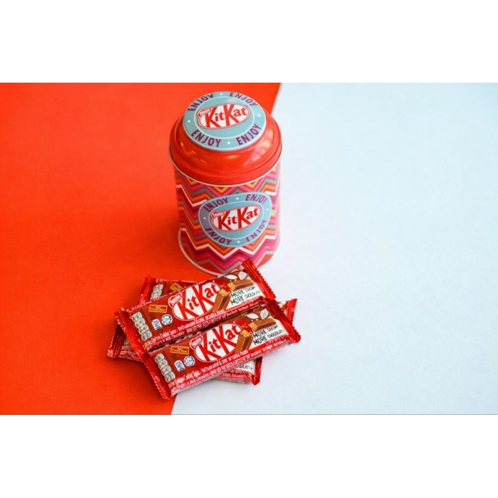 กล่องเหล็ก KitKat Candy Box ลาย Chevron สุดคลาสสิก