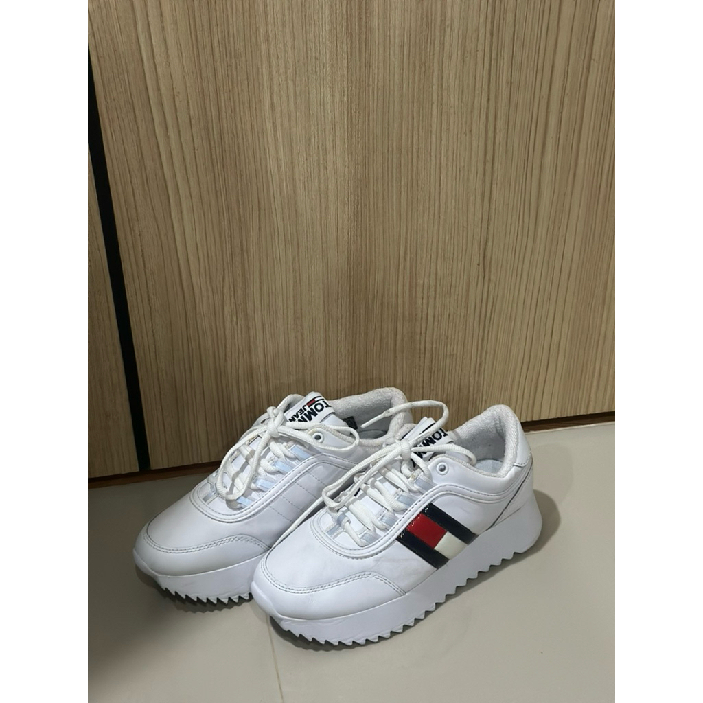 รองเท้าผ้าใบ TOMMY สีขาว เท้า 23 cm