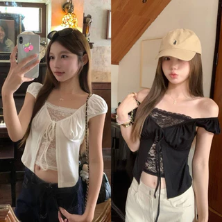 STR พร้อมส่ง🍦💗เสื้อแขนตุ๊กตา ดีเทลมีลูกไม้ด้านใน เสื้อปาดไหล่ทรงครอปเเขนสั้นผ้าเรอยนแต่งเชื่อกผูกโบว์ Y2Kสไตล์เซ็กซี่