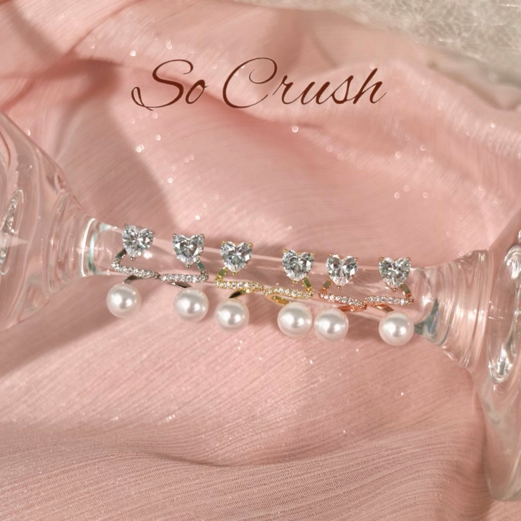 Socrush.bkk | SWIRLY HEART earrings| SE-073 | ต่างหู หัวใจ มุกเพชร