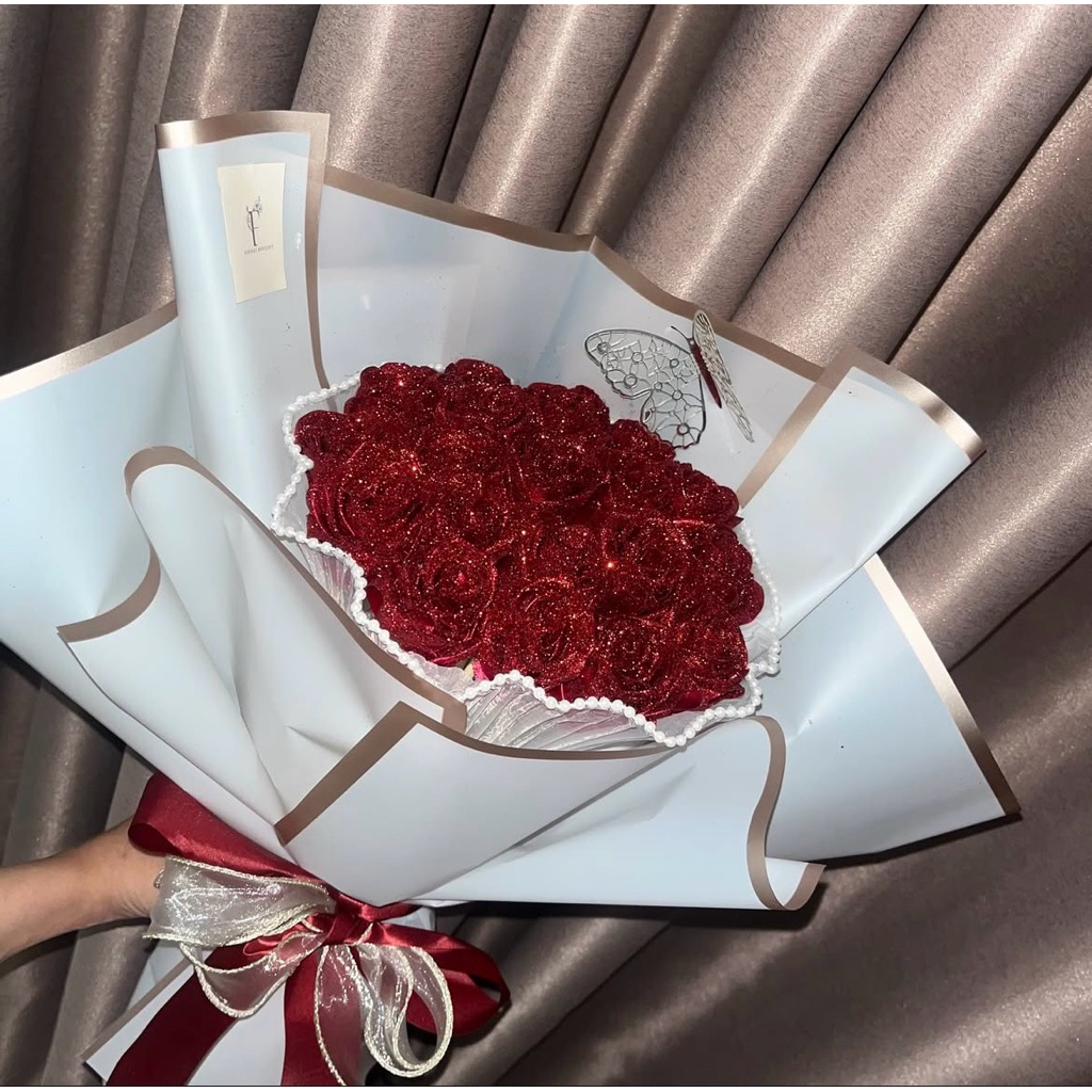 พร้อมส่ง!!ดอกไม้ผ้าซาตินกลิตเตอร์ ฟรี!ของตกแต่ง ฉีดน้ำหอมทุกช่อ
