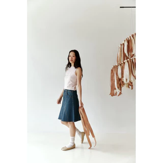 Margot Skirt [พร้อมส่ง] กระโปรงความยาวระดับเข่า กระดุมหน้า ด้านหลังมีbuckleปรับได้