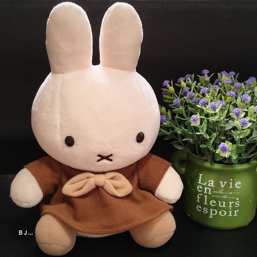 ตุ๊กตา Miffy ผ้ากำมะหยี่สีครีม Sepia (Nijntje)Huis Ten Bosch แท้💯