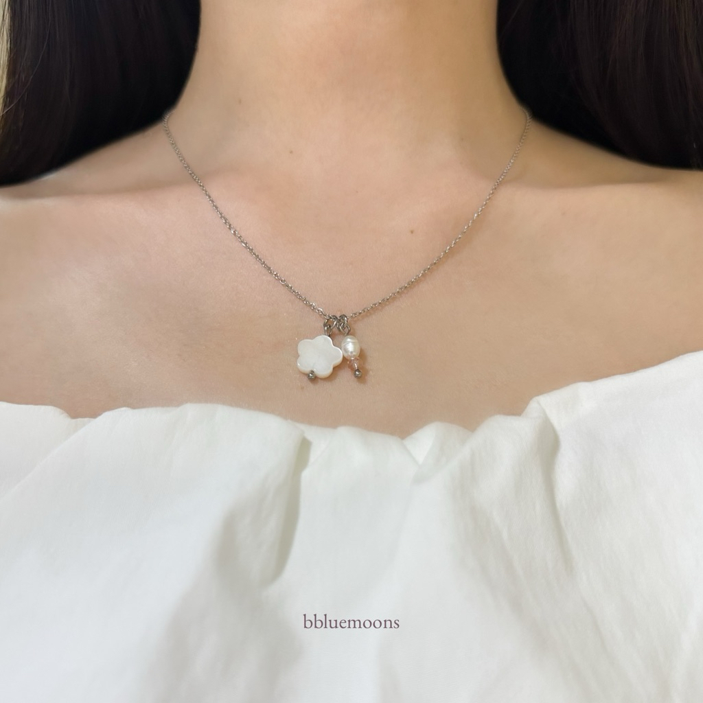 flower and pearl necklace สร้อยคอสแตนเลสจี้ดอกไม้และมุก ✨🌸