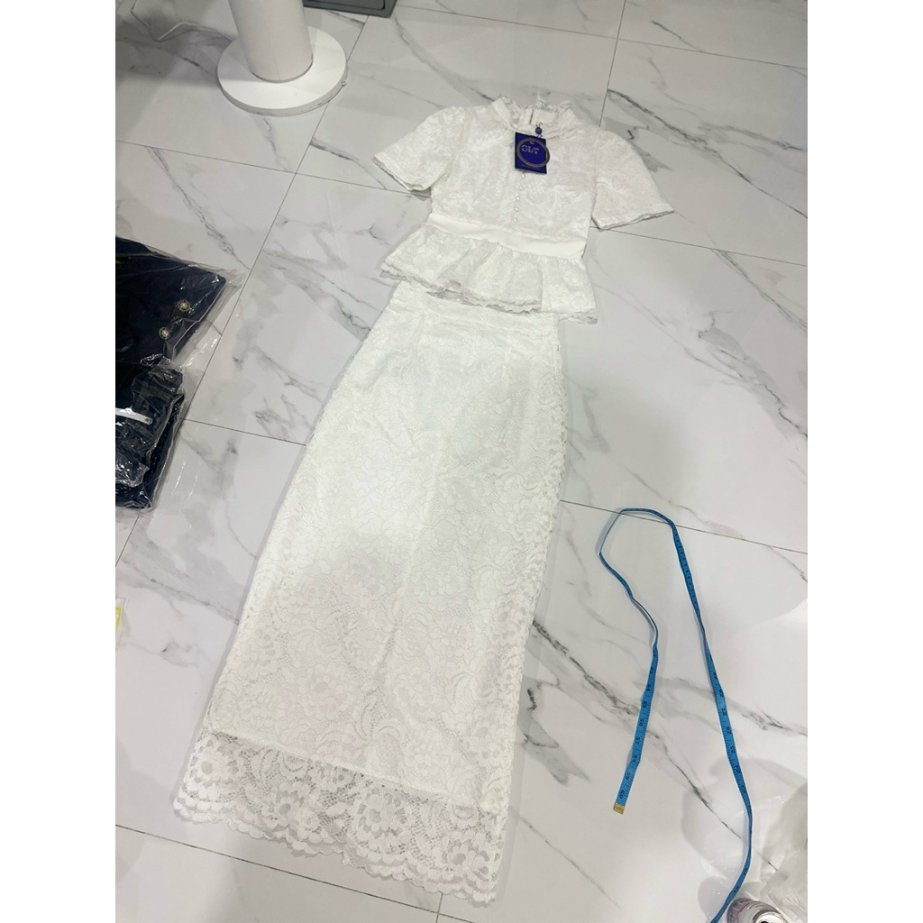 (หน้าผ้าเล็ก1 นิ้ว) เสื้อ 21“ กระโปรง 37”) ชุดเซตกระโปรง ชุดลูกไม้ สีขาว ผ้านิ่ม งานป้าย chalita ราคา ถูกที่สุด ดีลบีเคเค แกลเลอรีภาพที่ 3