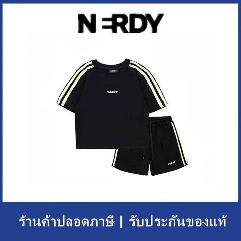 KiKi-SHOP🛫【Nerdy】ชุดกางเกงขาสั้นแขนสั้นลายเกาหลีคลาสสิก ของแท้ 100%