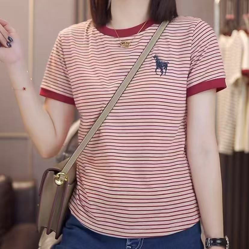 เสื้อยืดแขนสั้นคอกลมลายทางแฟชั่นสำหรับผู้หญิง คอลเลctionฤดูร้อนปี 2026 ไซส์เล็ก ทรงหลวม ช่วยให้ดูผอมเพรียว ใส่ได้หลายโอก
