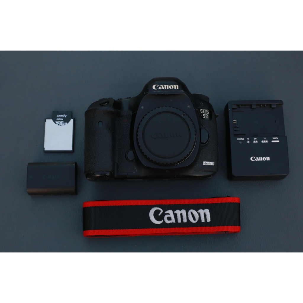 CANON EOS 5D MARK lll (Body) มีรอย 92% ชัตเตอร์ 220000 +ที่ชาร์จ+แบต1ก้อน+สายคล้อง +CF การ์ด ประกันสินค้า 1เดือน