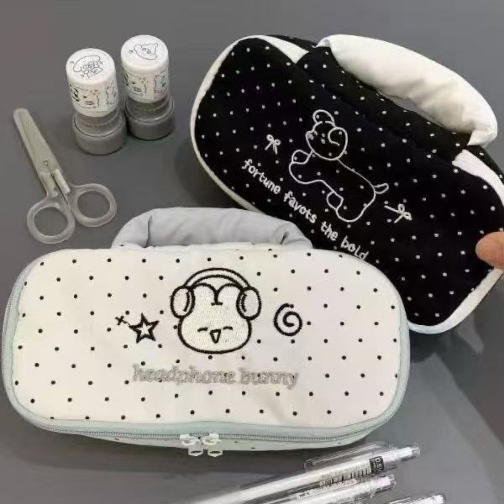 L335 กระเป๋าดินสอ กระเป๋าเครื่องสำอางค์ลายจุด งานน่ารัก พร้อมส่งจากไทย