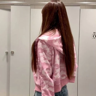 เสื้อฮู้ดแขนยาว ทรงคอสูงปักลายปีกผีเสื้อ
