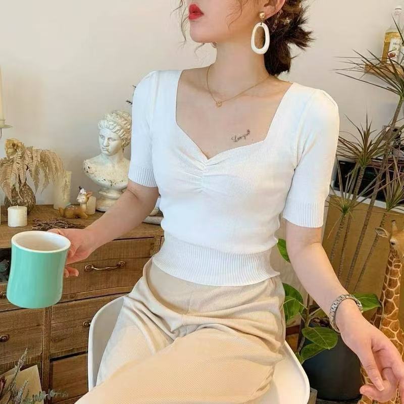 2026 รุ่น9061เสื้อไหมพรมคอหัวใจแขนสั้นทรงรัดรูปแฟชั่นเกาหลี