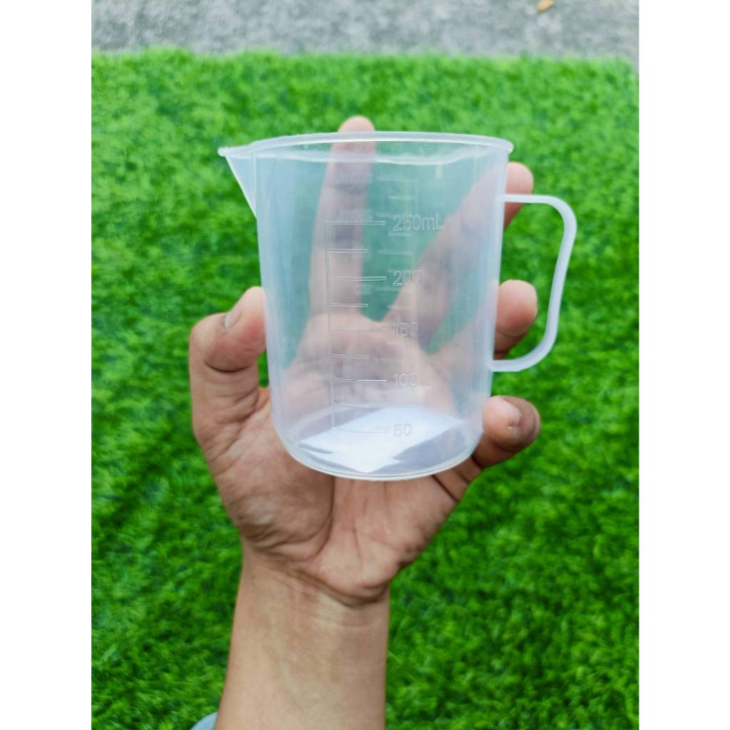 ถ้วยตวงปุ๋ย ทรงกระบอกเตี้ยขนาด 300ml