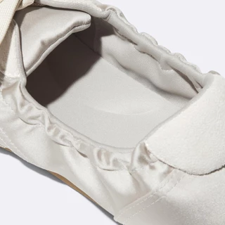 GU (พร้อมส่ง) รองเท้าผ้าใบ ดีไซน์รองเท้าบัลเล่ต์ / GU Gathered ballet sneakers