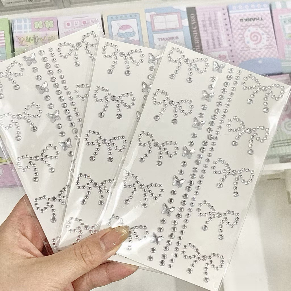 🌟✨พร้อมส่ง!สติ๊กเกอร์สำหรับตกแต่ง 1ชิ้น ลายโบว์เพชร
