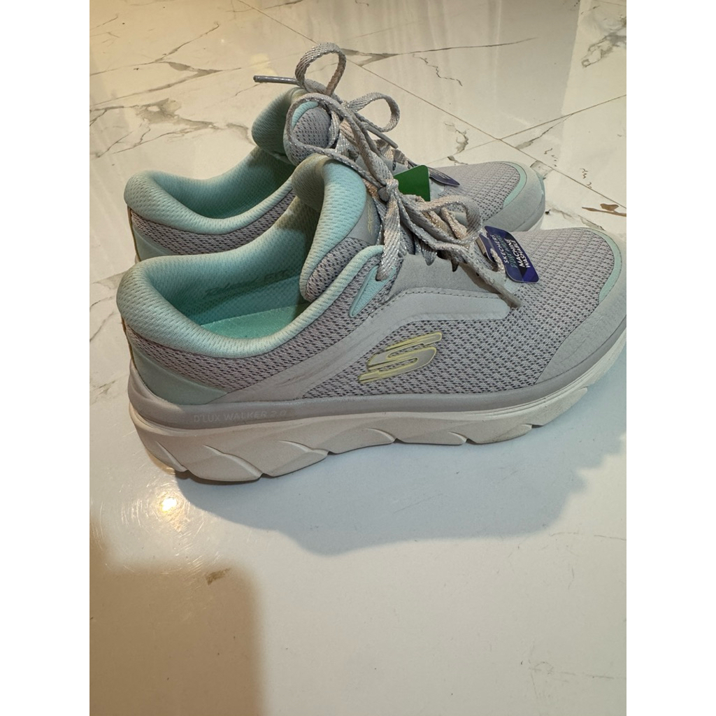 รองเท้าผ้าใบ skechers