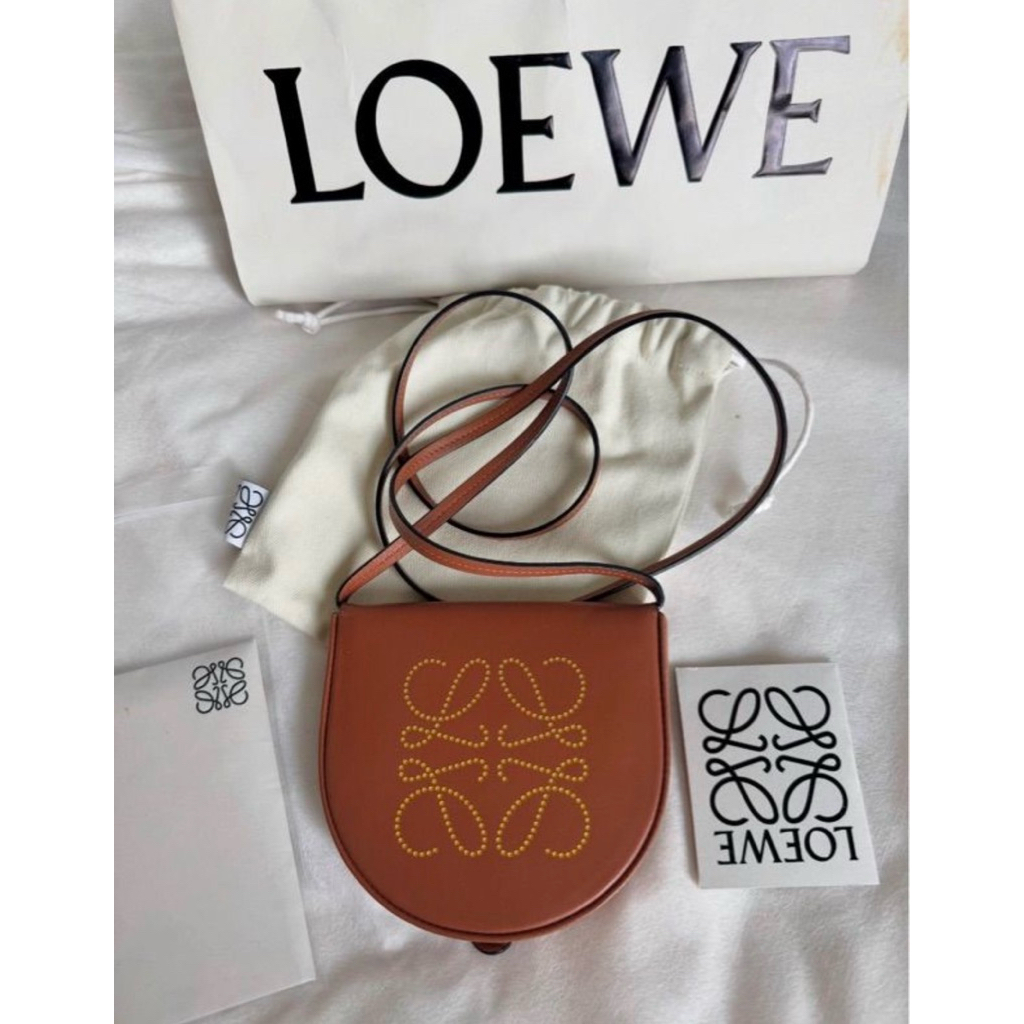ขาย Loewe Heel Pouch Small มือ2 ของแท้