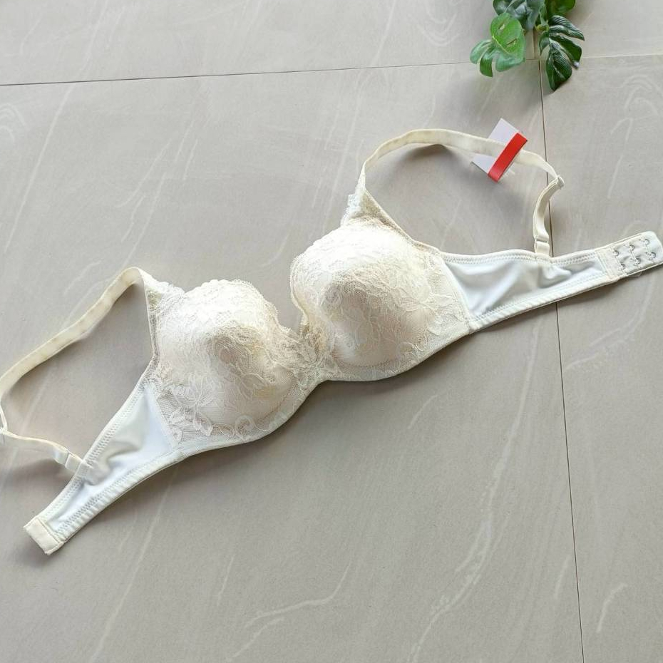 💖 Wacoal รุ่น WB 9897  (งานตัดป้ายห้อย) 💖  บราเสริมโครง ฟองบาง เต้าเนียนสวย