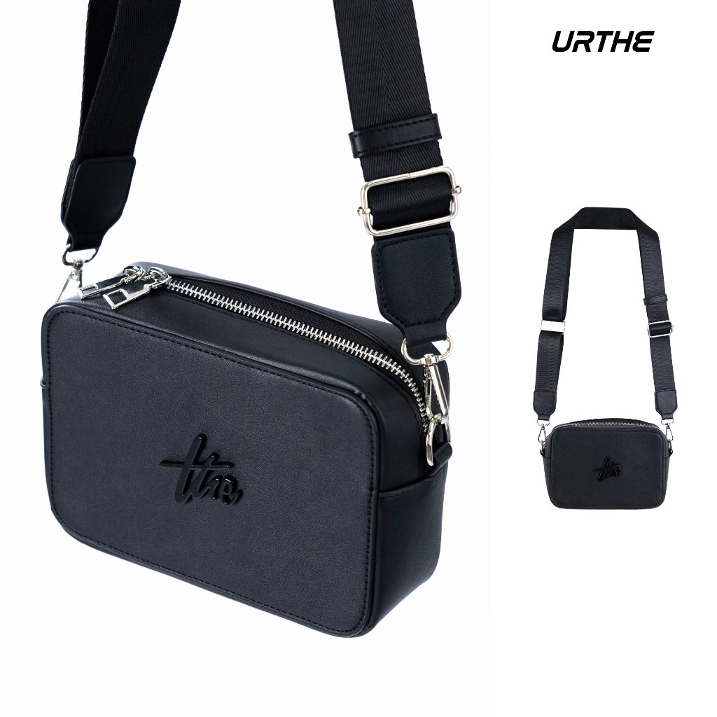 URTHE - กระเป๋า กระเป๋าสะพาย รุ่น BLACKMARK CROSSBODY BAG
