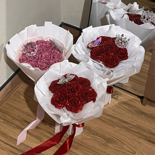 ช่อสีขาวดอกกุหลาบ 7 ดอก🌹ของขวัญสำหรับคนพิเศษ✨ ช่อดอกไม้ให้แฟ…